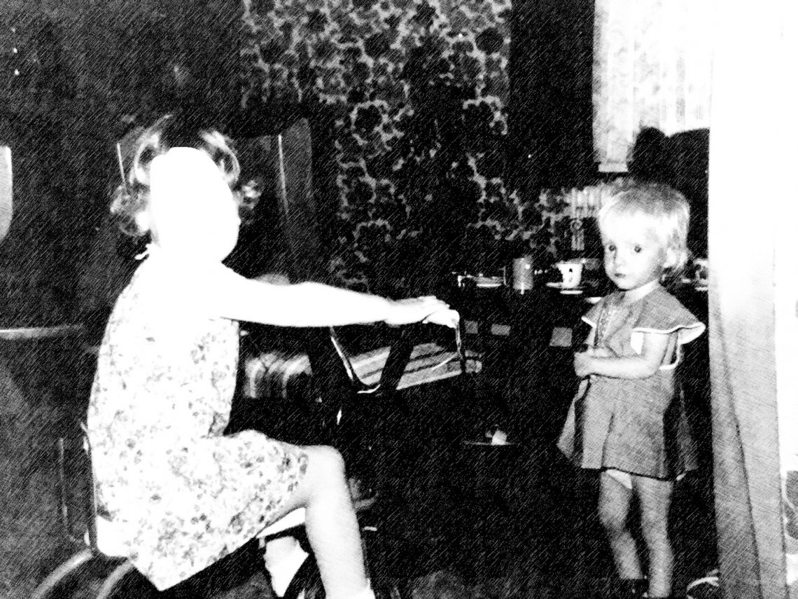Chantal als kind rechts op de foto 3 a 4 jaar silverrussellsyndroom